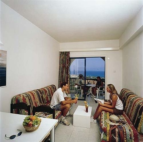 Crown Resorts Elamaris Protaras Zimmer foto